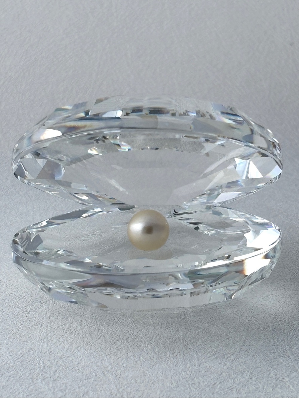 Swarovski Crystal Large Clam/Oyster Shell With Pearl